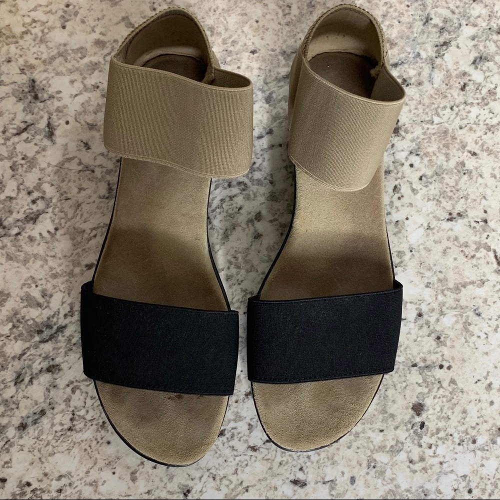 Charleston Shoes Co